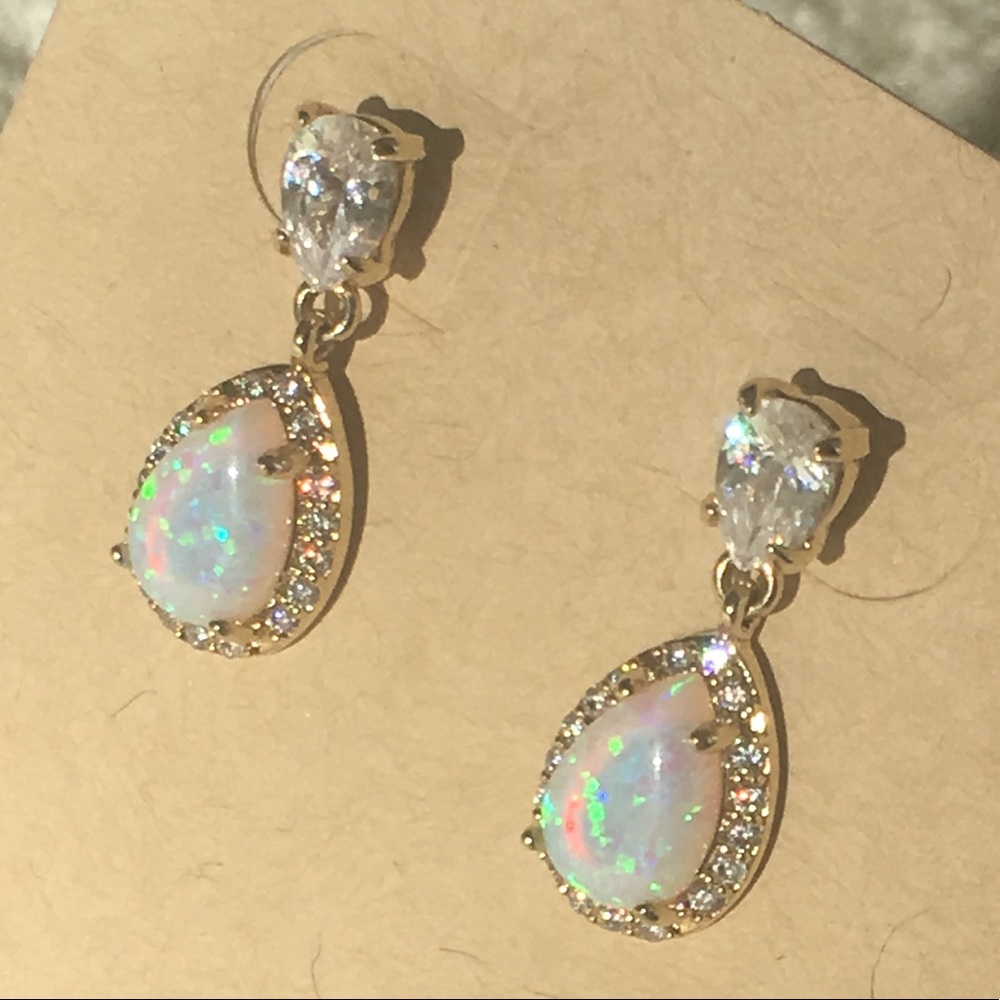 Chloe + Isabel Clara Drop Earrings New